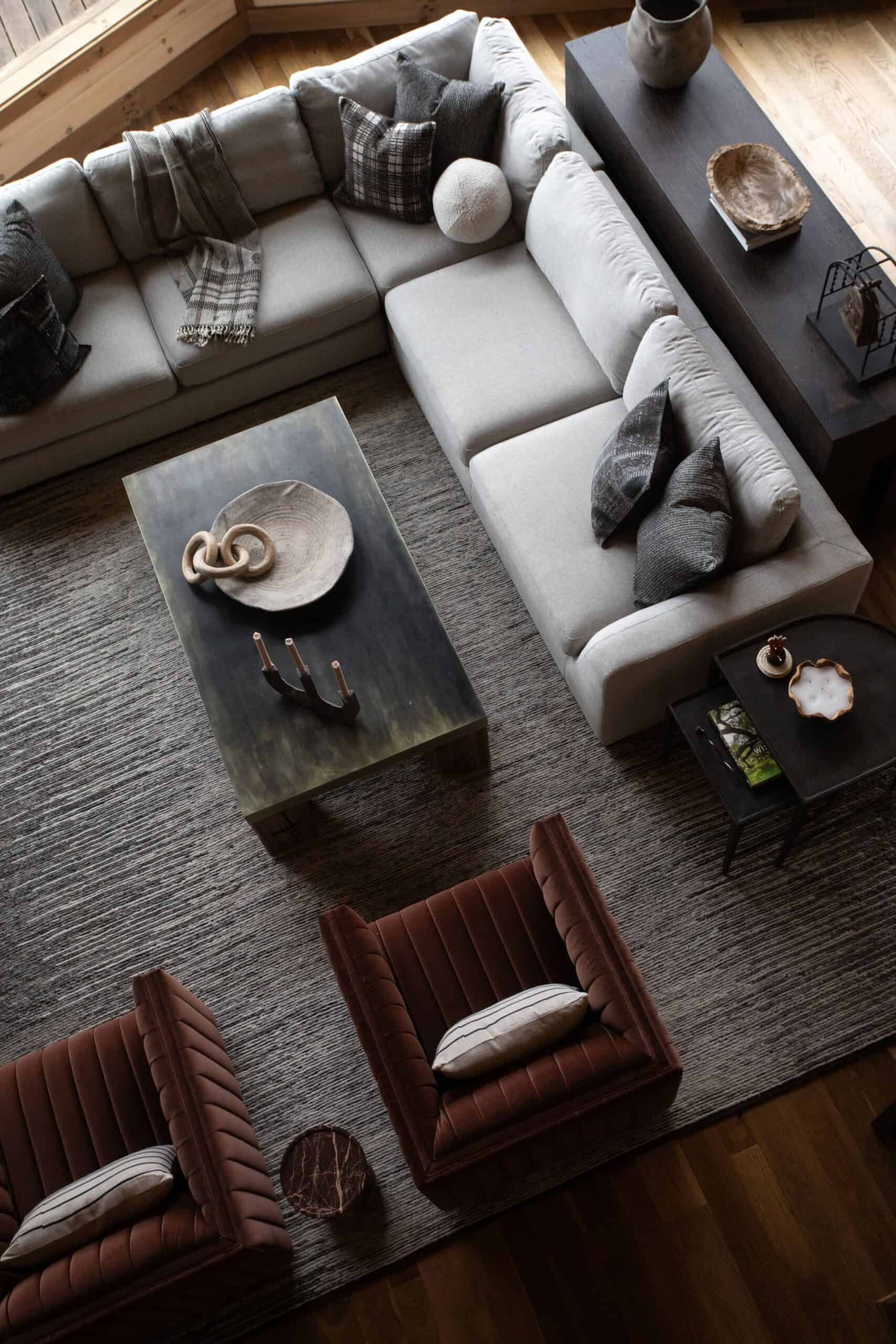 Modern luxury interior design is the perfect blend of elegance, comfort, and sophistication. It focuses on high-quality materials, meticulous craftsmanship, and innovative design elements that create an exquisite living environment. But with so many styles to choose from, how do you determine which one aligns with your personal taste? Let’s explore four popular luxury styles, plus design ideas by room to get the ideas flowing for your next project. 